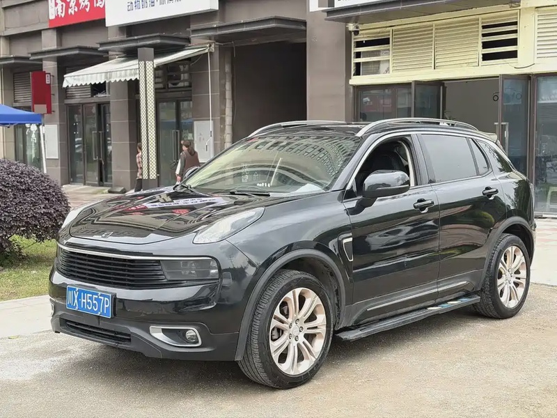 Lynk & Co 01