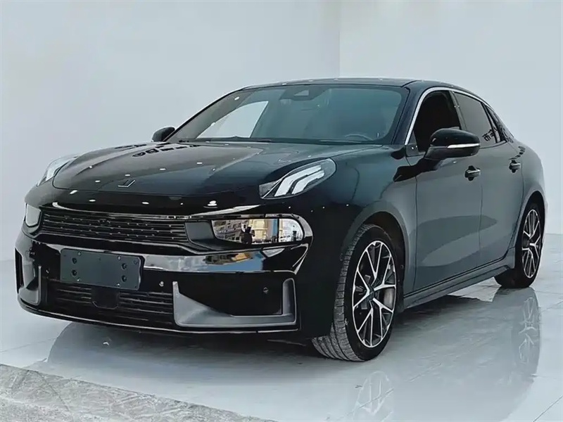 Lynk & Co 03