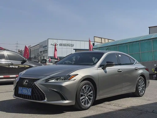 Lexus ES 2023