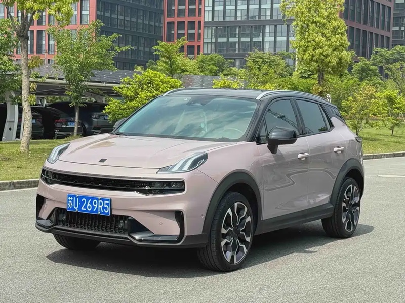 Lynk & Co 06