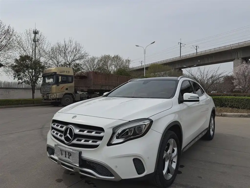Mercedes-Benz GLA-Class