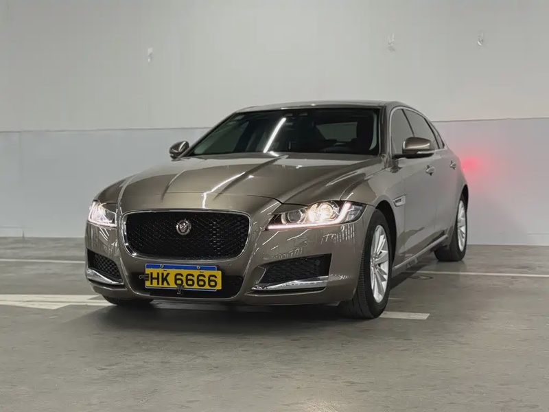 Jaguar XF
