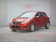 Nissan Tiida 2015
