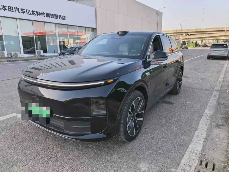 Li Auto L6