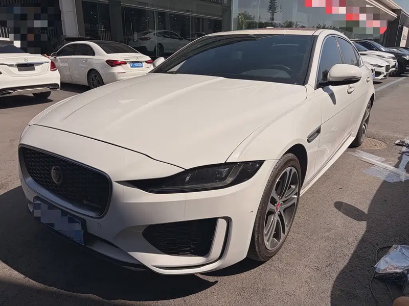 Jaguar XE