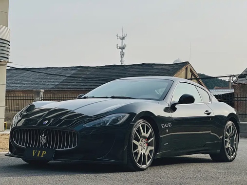 Maserati GranTurismo 2013