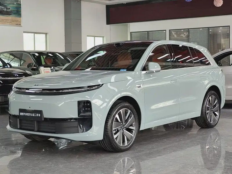 Li Auto L6