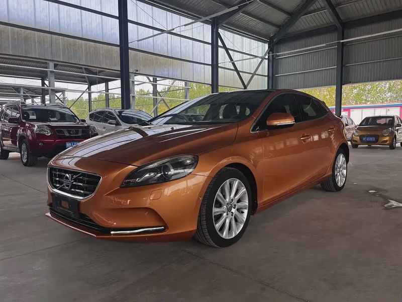 Volvo V40