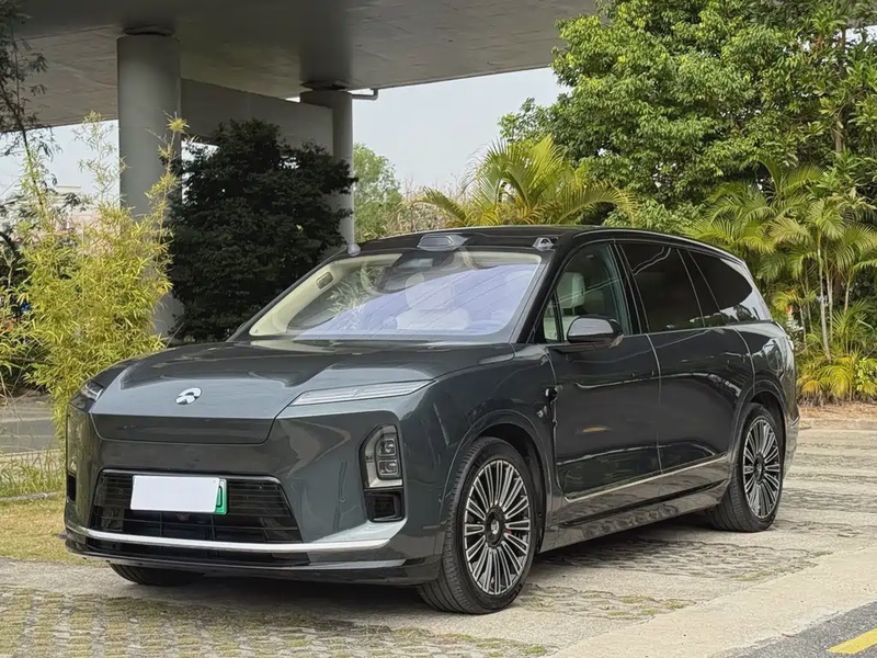 NIO ES8