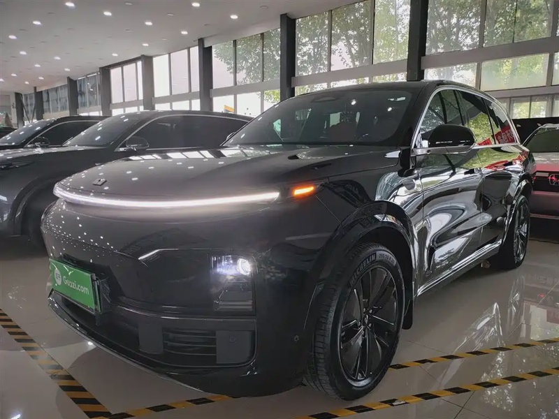 Li Auto L8