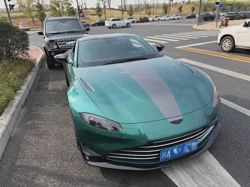 Aston Martin Vantage 2022