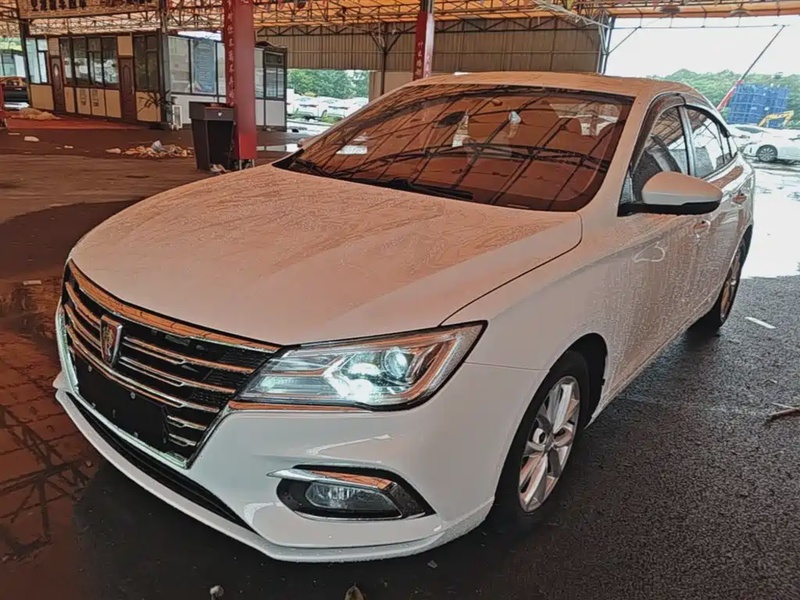Roewe i5