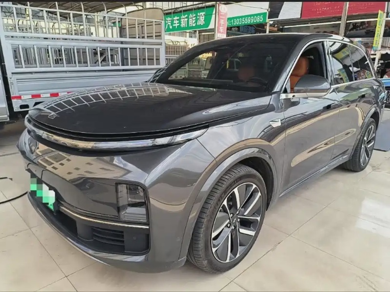Li Auto L8