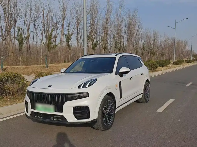 Lynk & Co 09