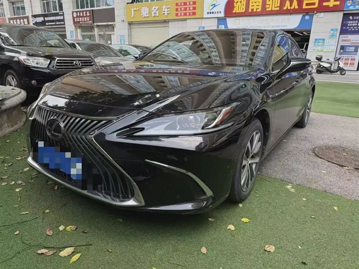 Lexus ES 2021