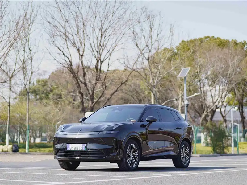 Lynk & Co 08