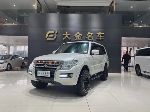 Mitsubishi Pajero 2017