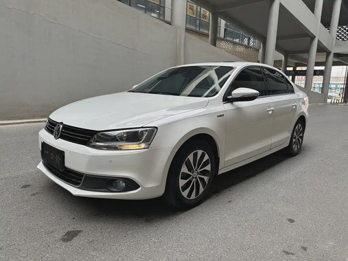 Volkswagen Sagitar 2015