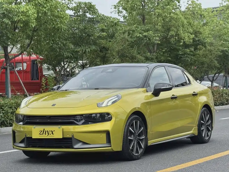 Lynk & Co 03