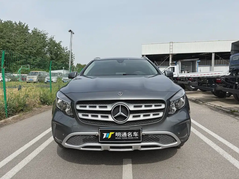 Mercedes-Benz GLA-Class