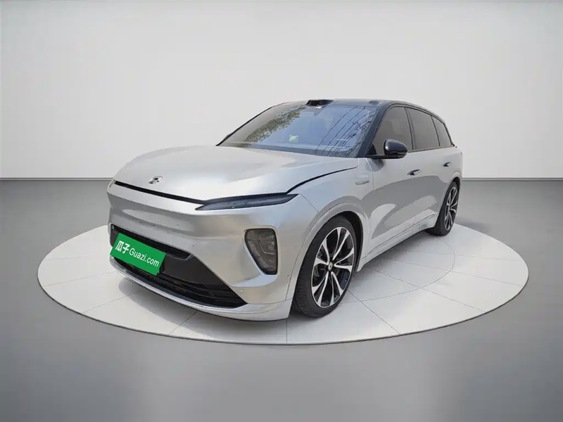 NIO ES8