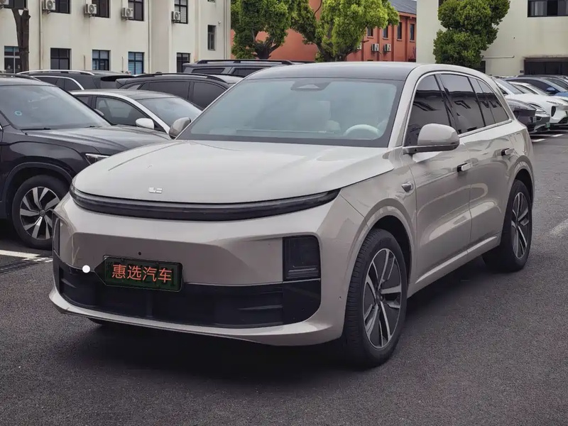 Li Auto L6