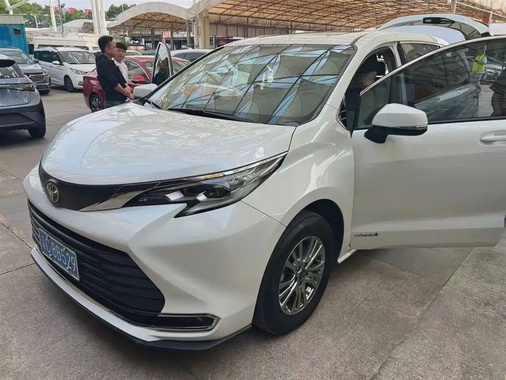 Toyota Sienna 2023