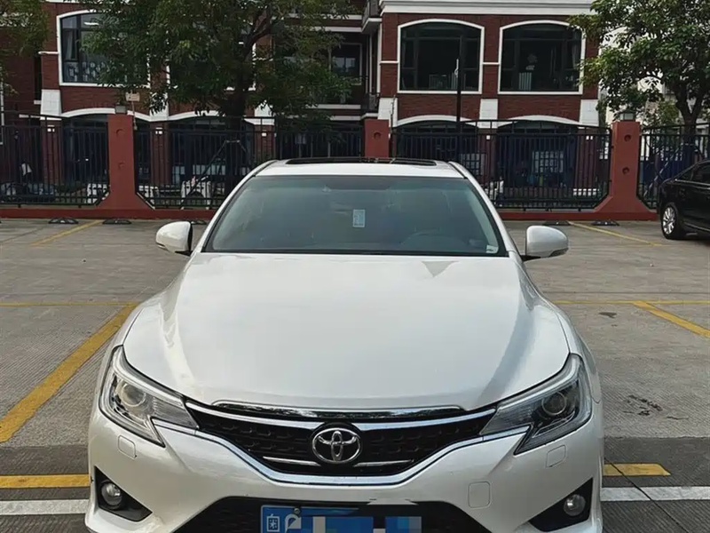 Toyota Reiz