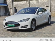 Tesla Model S 2014