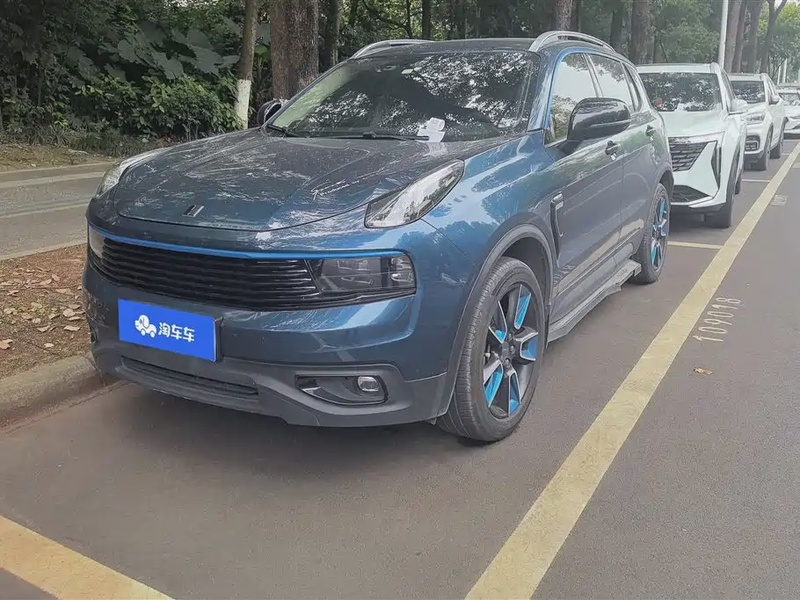 Lynk & Co 01