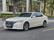 Toyota Crown 2016