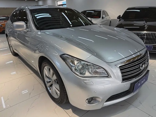 Infiniti M 2011