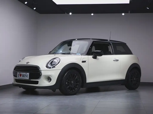 MINI Other 2019