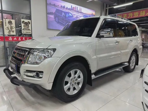 Mitsubishi Pajero 2023