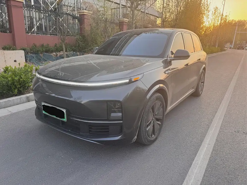 Li Auto L8