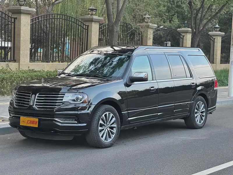 Lincoln Navigator