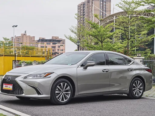 Lexus ES 2020