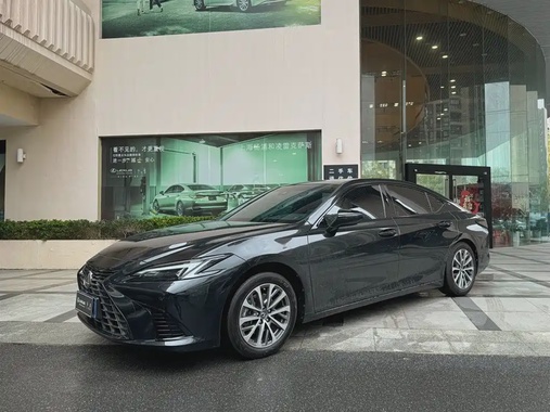 Lexus ES 2025