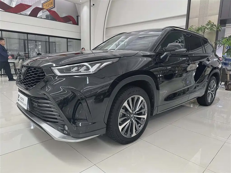 Toyota Crown Kluger