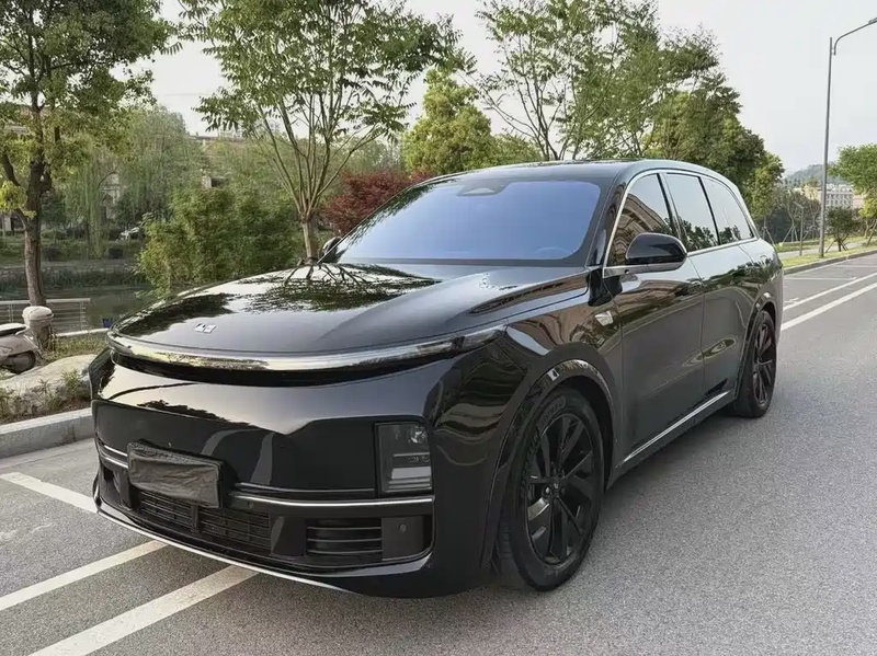 Li Auto L8