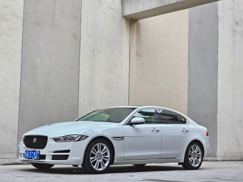 Jaguar XE