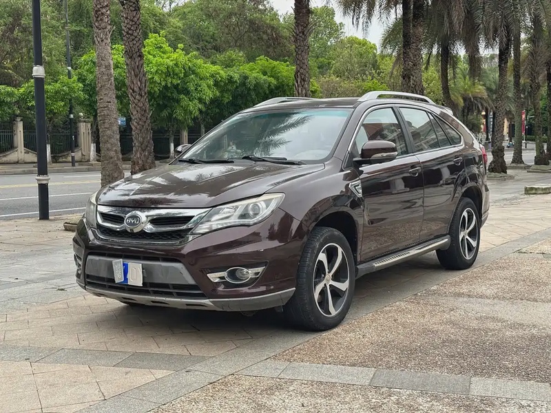BYD S7