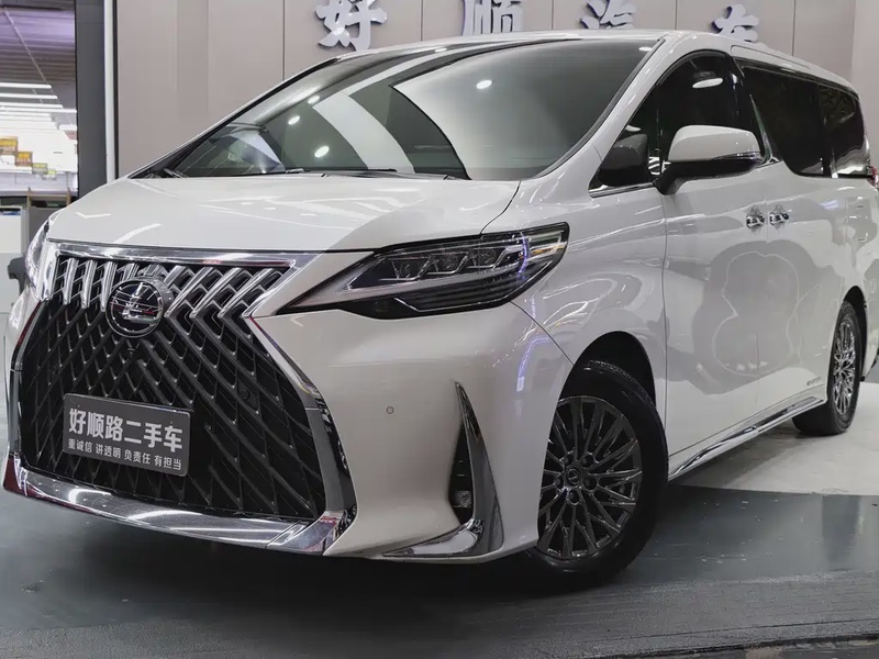 Lexus LM