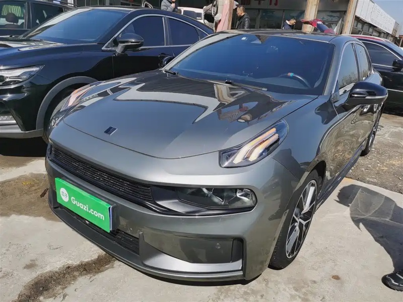 Lynk & Co 03