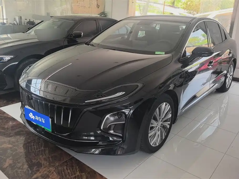 Hongqi E-QM5