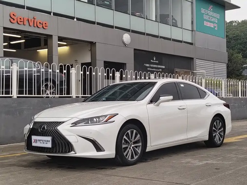 Lexus ES 2021