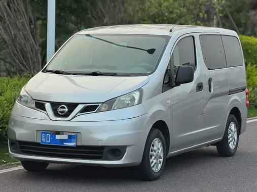 Nissan NV200 2015