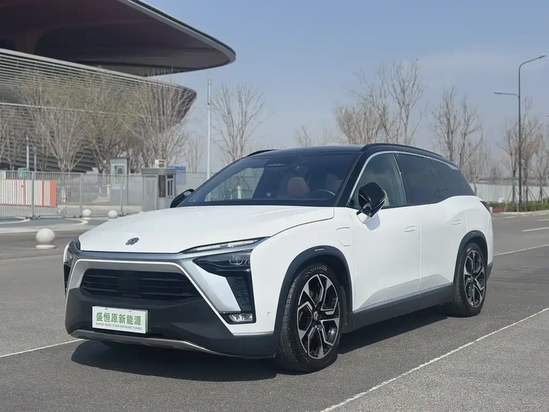 NIO ES8