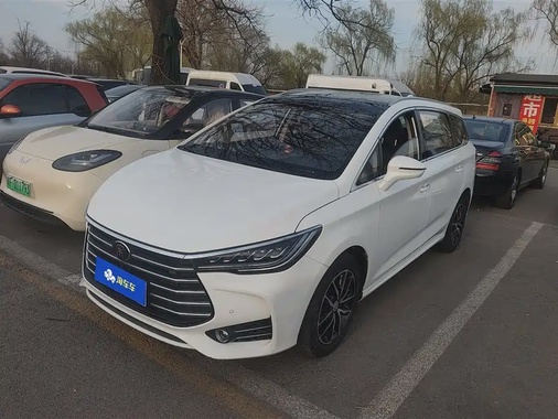 BYD MAX 2018