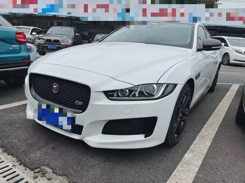 Jaguar XE